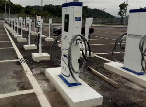 廣州從化區賽馬場案例-7KW立柱式充電樁 廣州從化區賽馬場案例-7KW立柱式充電樁